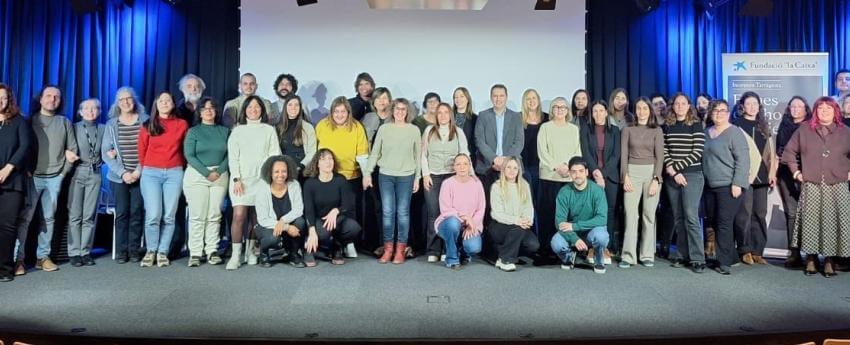 Foto de grupo en el acto de renovación del programa INCORPORA Tarragona 2026